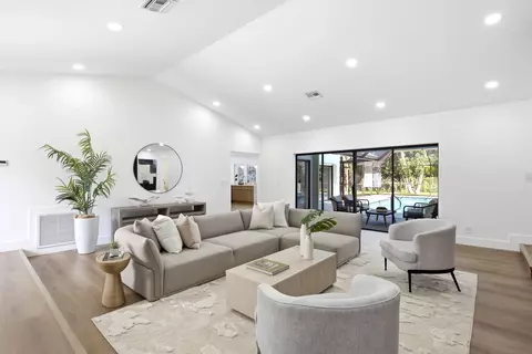 8899 NW 47th Dr, Coral Springs, FL 33067