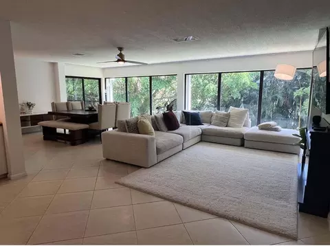 1639 Embassy Dr, West Palm Beach, FL 33401
