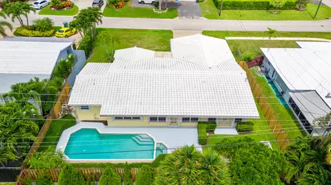 4240 NE 19th Ave, Oakland Park, FL 33308