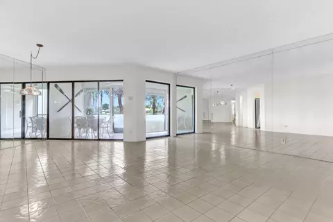 5800 Camino Del Sol #103, Boca Raton, FL 33433