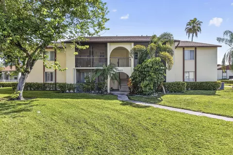 4999 Sable Pine Cir #D2, West Palm Beach, FL 33417