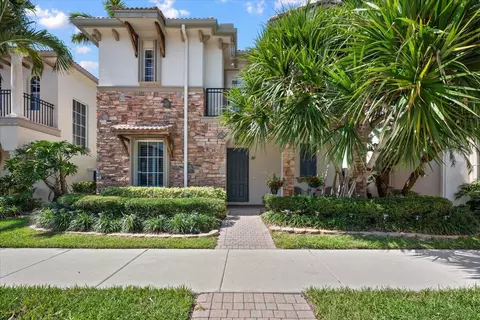 50 Stoney Dr, Palm Beach Gardens, FL 33410