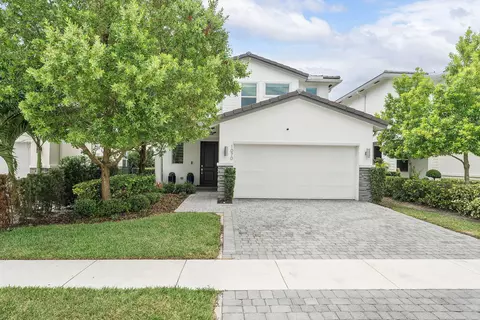 1070 Veleiros Blvd, Lighthouse Point, FL 33064