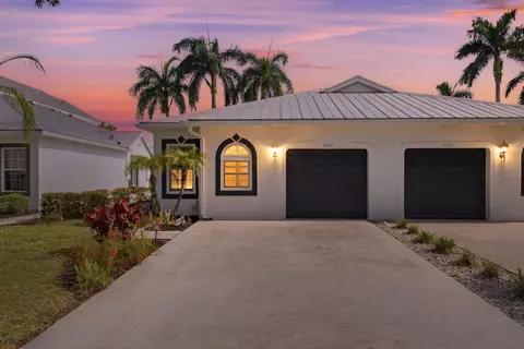 10725 Pelican Dr, Wellington, FL 33414