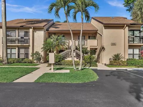 5056 Oakhill Ln #825, Delray Beach, FL 33484