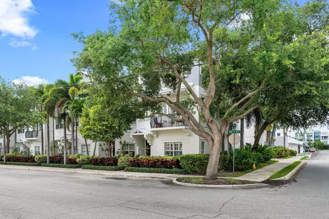 290 NE 5th Ave #9, Delray Beach, FL 33483