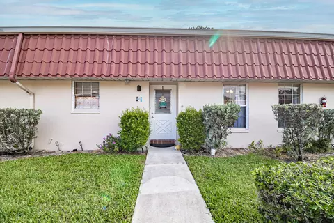 849 Salem Ln, Lake Worth, FL 33467
