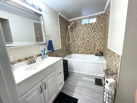 Bath - 1111 NW 3rd St, Okeechobee, FL 34972 photo 3 of 3