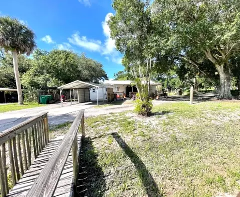Exterior - 1111 NW 3rd St, Okeechobee, FL 34972 photo 2 of 9
