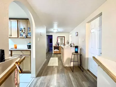 Entry Way - 1111 NW 3rd St, Okeechobee, FL 34972 photo 2 of 5