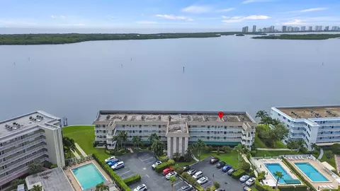 52 Yacht Club Dr #103, North Palm Beach, FL 33408