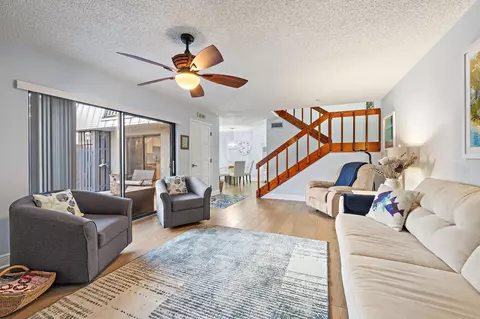Living - 3840 SE Jefferson St, Stuart, FL 34997 photo 2 of 2