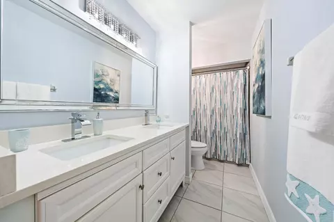 Bath - 3840 SE Jefferson St, Stuart, FL 34997 photo 3 of 3