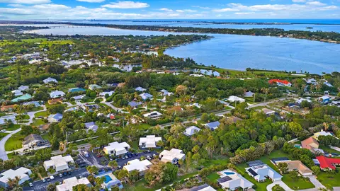 View/Area - 3840 SE Jefferson St, Stuart, FL 34997 photo 5 of 15