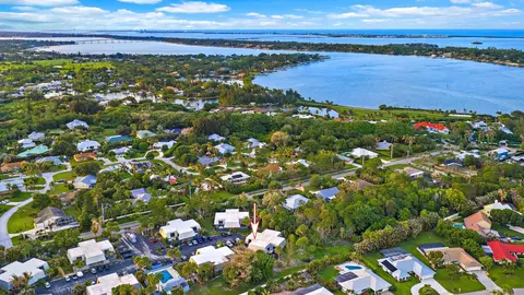 View/Area - 3840 SE Jefferson St, Stuart, FL 34997 photo 4 of 15