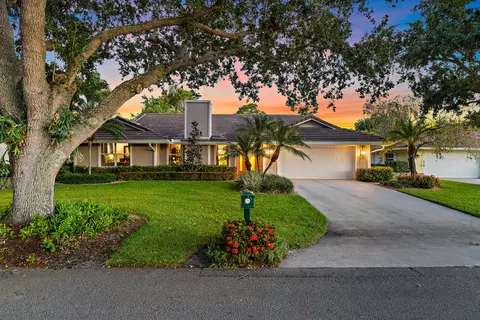 10 Bentwood Rd, Palm Beach Gardens, FL 33418