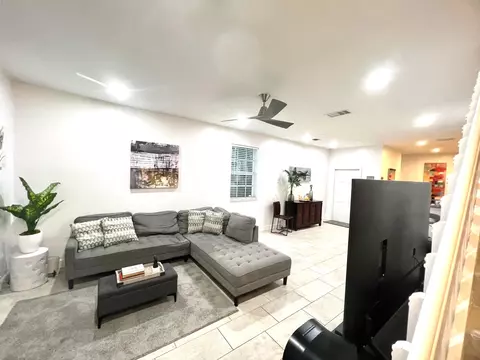 2046 Madeira Dr, Weston, FL 33327