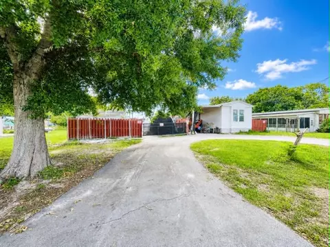 2908 SE 37th Ave, Okeechobee, FL 34974 photo 2