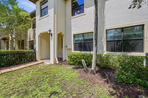 3390 NW 125th Ave, Sunrise, FL 33323