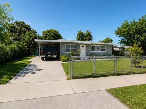 5341 NW 180th Ter, Miami Gardens, FL 33055