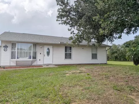 9225 101st Ave, Vero Beach, FL 32967
