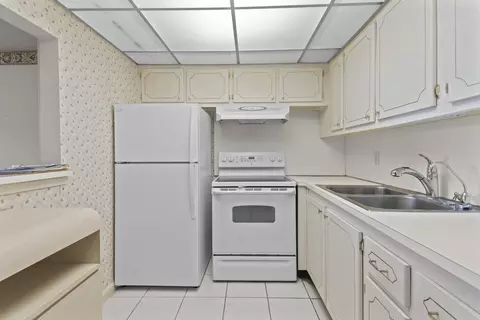 270 Farnham L #270, Deerfield Beach, FL 33442