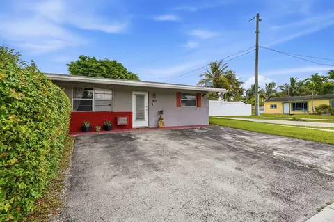 6871 SW 16th Ct, North Lauderdale, FL 33068