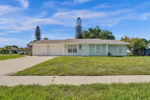 303 NE Solida Cir, Port Saint Lucie, FL 34983