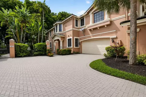 2883 Kinsington Cir, Weston, FL 33332
