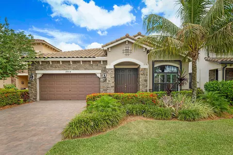 8904 Sea Chase Dr, Lake Worth, FL 33467