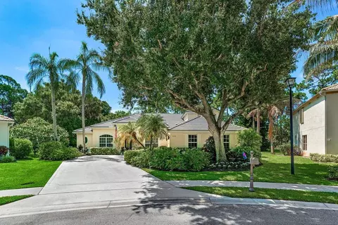 15730 Glen Willow Ln, Wellington, FL 33414