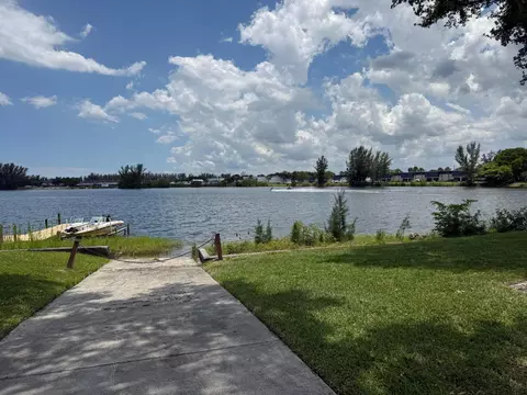 4491 Crystal Lake Dr #201A, Pompano Beach, FL 33064