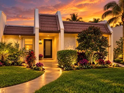 175 Lake Susan Ln, West Palm Beach, FL 33411