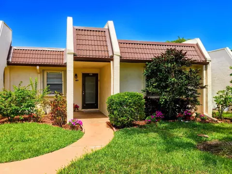 175 Lake Susan Ln, West Palm Beach, FL 33411