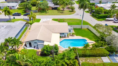 1420 NE 42nd Ct, Oakland Park, FL 33334