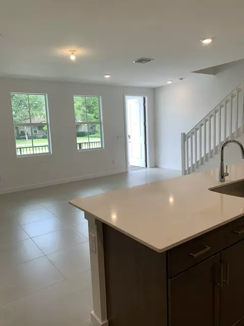 Living - 747 SE Central Pkwy #42, Stuart, FL 34994 photo 1 of 1