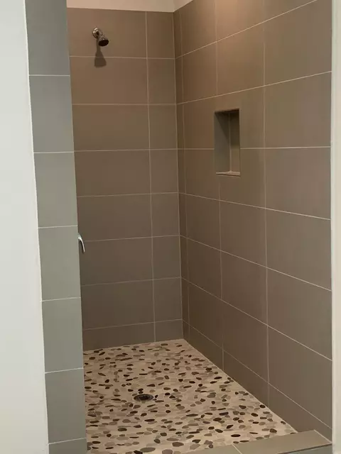 Bath - 747 SE Central Pkwy #42, Stuart, FL 34994 photo 4 of 4