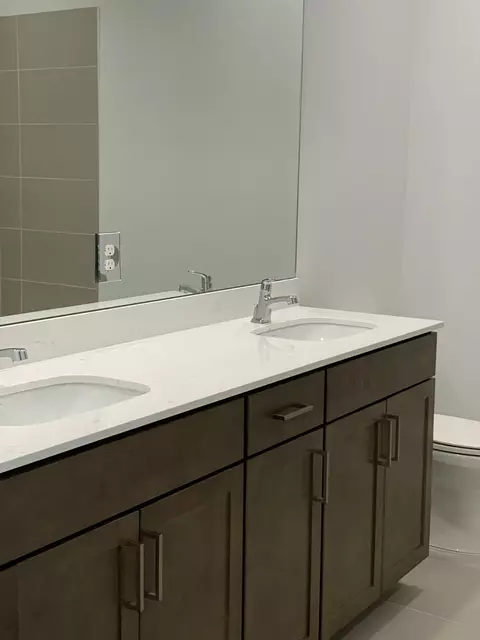 Bath - 747 SE Central Pkwy #42, Stuart, FL 34994 photo 1 of 4