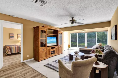 1050 Citrus Way #203, Delray Beach, FL 33445