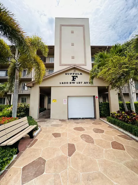 1400 SW 137 Ave #107F, Pembroke Pines, FL 33027