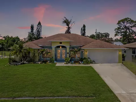 591 SE Chapman Ave, Port Saint Lucie, FL 34984