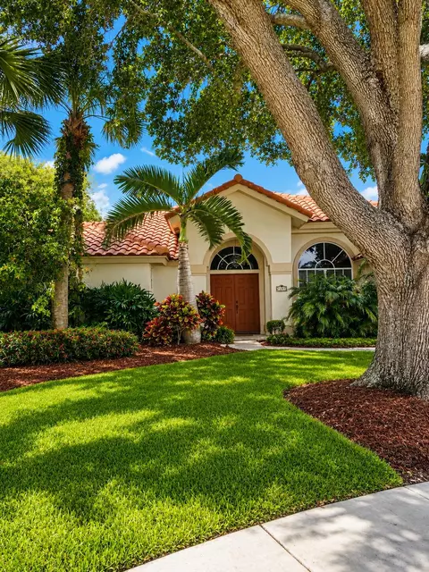 7607 Monclair Ct, Lake Worth, FL 33467