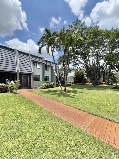 4807 Esedra Ct, Lake Worth, FL 33467