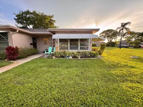 1252 Club Dr W #D, Delray Beach, FL 33445