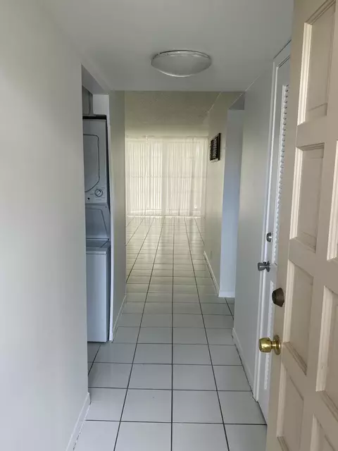 4110 Tivoli Ct, Greenacres, FL 33467