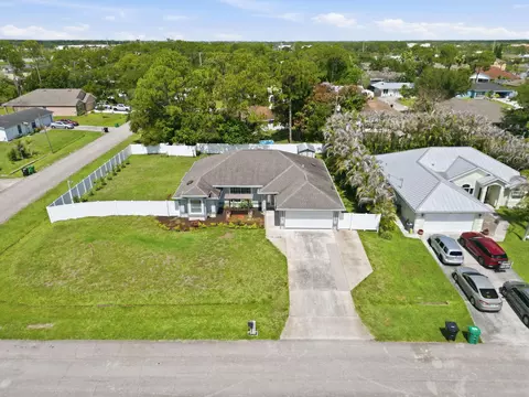 102 NW Peach St, Port Saint Lucie, FL 34983