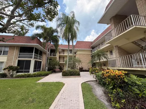 5570 Tamberlane Cir #229, Palm Beach Gardens, FL 33418