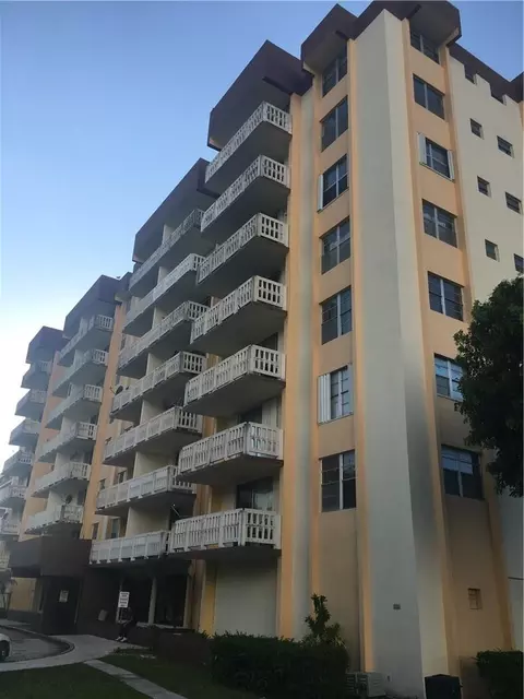 15600 NW 7th Ave #421, Miami, FL 33169