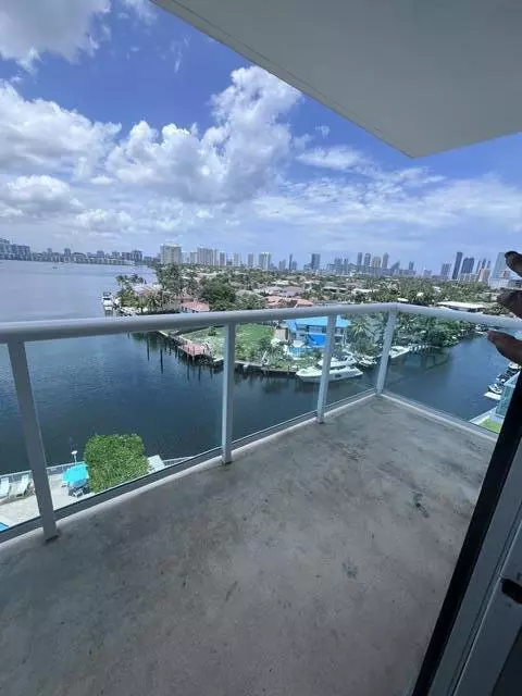 2841 NE 163rd St #901, North Miami Beach, FL 33160