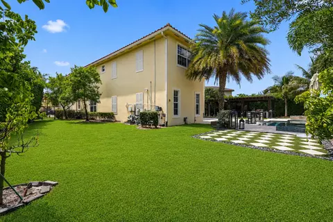 Exterior - 8861 Edgewater Pl, Parkland, FL 33076 photo 9 of 15